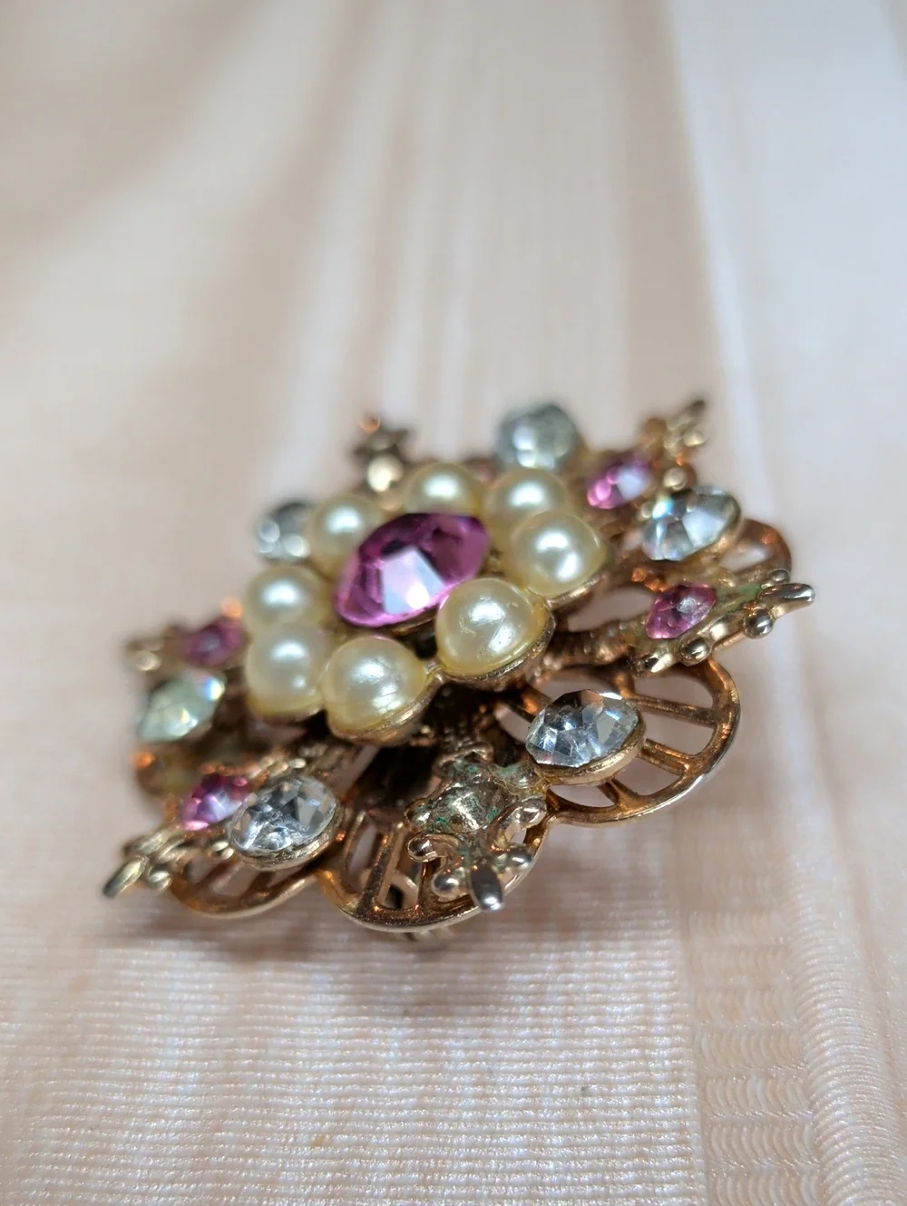 Vintage elegant gold